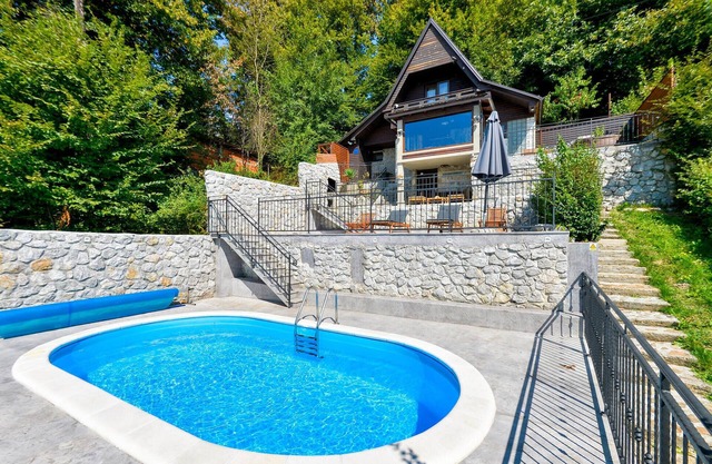 Nice home in Zadobarje with WiFi