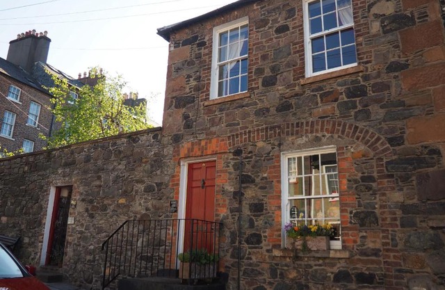 No.33 Coach House