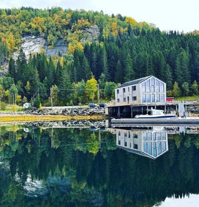 Nordic Waterside Escape