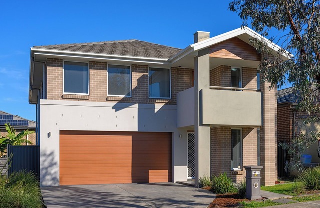 North-West 5Br near Woolworths & Regatta Centre