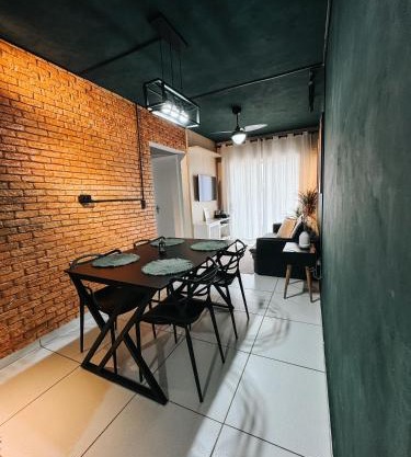 Novo Apto em Condomínio Fechado c/Ar e Elevador