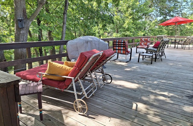 Now Available, A Cozy and Comfortable 2 bed 2 bath, overlooking the Salt River.