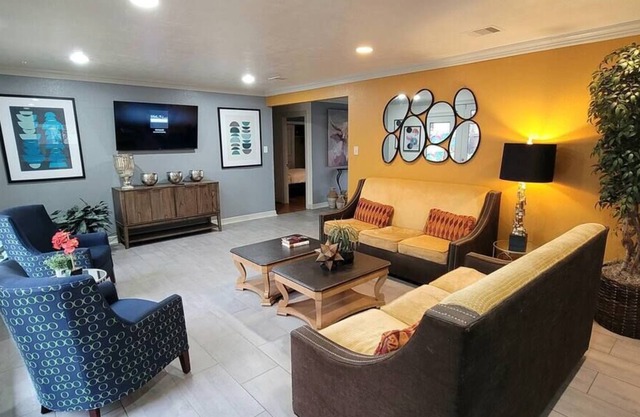NRG/Med. Ctr - Large Home w/Hot Tub! - Great for Group