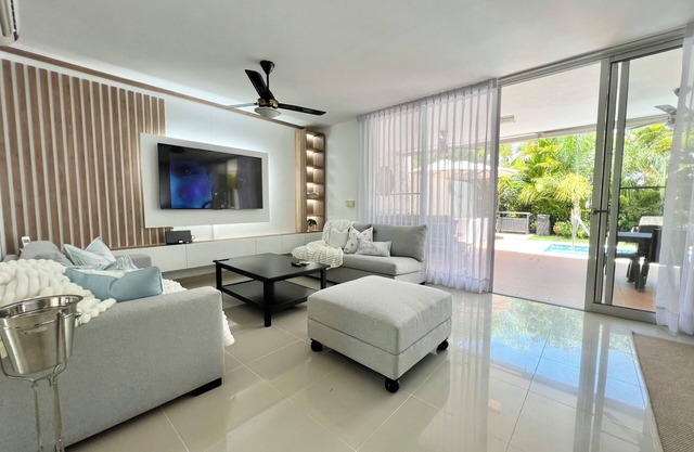Nueva Romana Beach 3Bd Villa, 12px, golf & tennis
