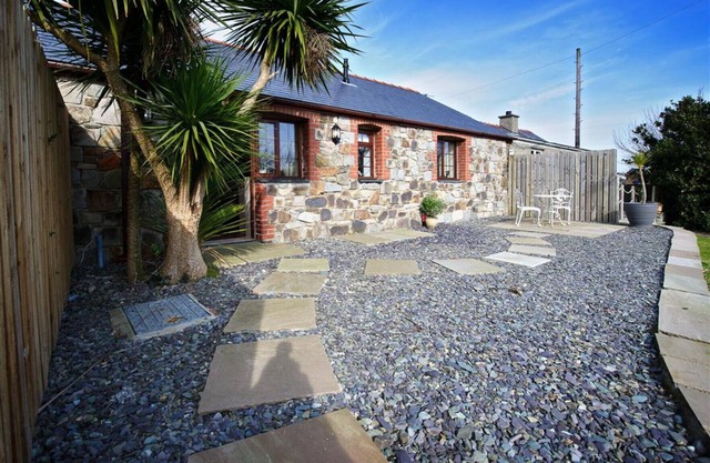 Nyth y Wennol - Two Bedroom House, Sleeps 4