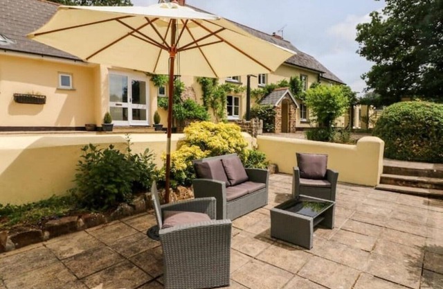 Oak Tree Cottage With Indoor Pool In Devon
