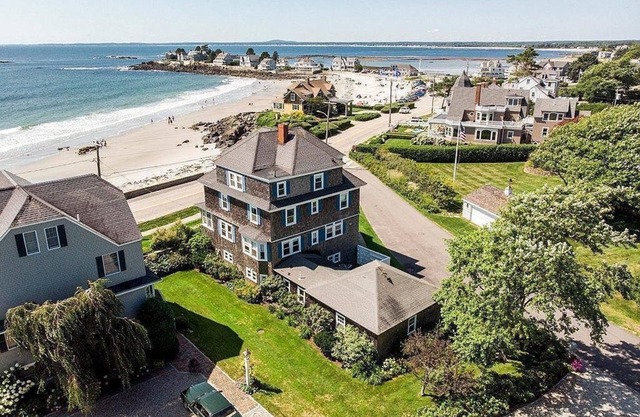 Ocean/Beach With Magnificent Views: A Unique New England Experience !