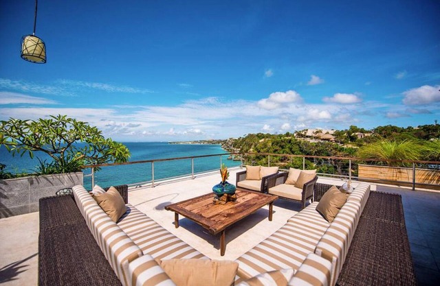 Ocean Cliff Edge 4 Bedroom Villa . The Luxe Bali Ultra Luxury Residence