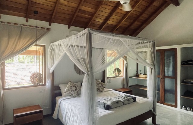 Ocean Divine - Beach Villa with 4 ensuite bedrooms and swimming pool
