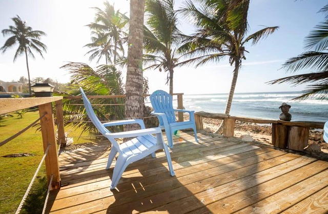 Ocean Front Villa, 2 Private Pools, BBQ, Tennis court and more!