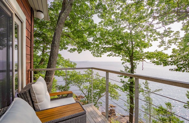 Ocean Side Deck House