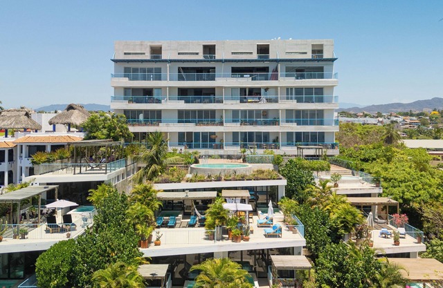Oceanfront 2-bedroom luxury at La Escondida - Relax & Enjoy!