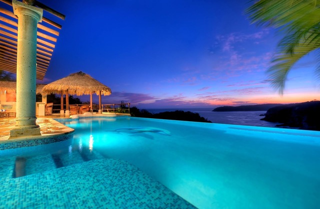 Oceanfront Beach View Villa on Violin Bay near Santa Cruz