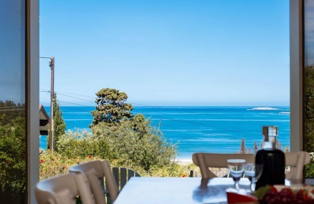 Oceanfront Haven with Unparalleled Views and Retreat Living