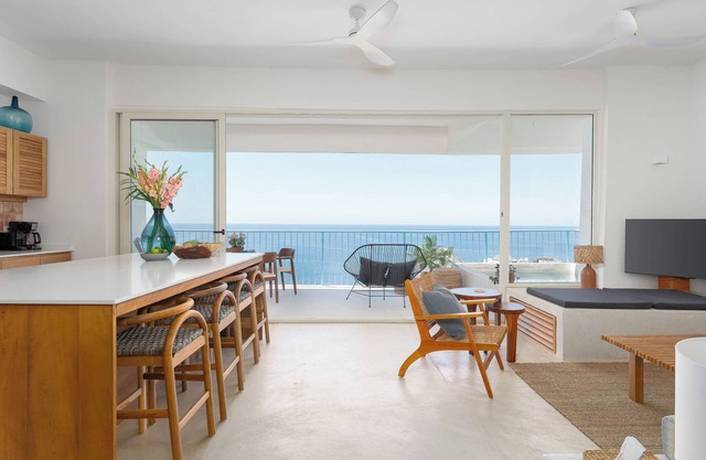 Oceanfront Luxury with Private Pool in Puerto Escondido