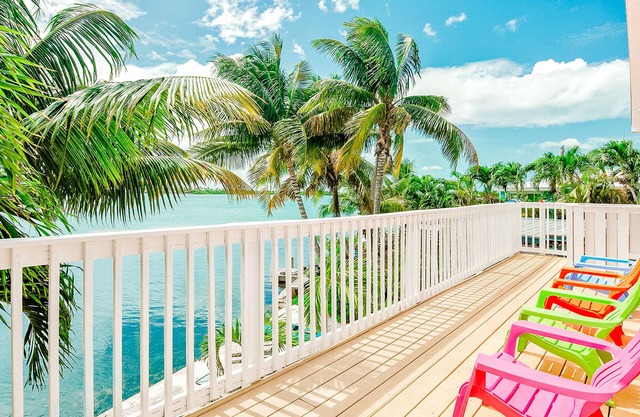 Oceanfront Paradise! (15 minutes from Duval)