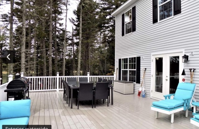Oceanfront Waterfront Family Friendly Hot Tub & Pets Allowed! [Sandpiper Shores]