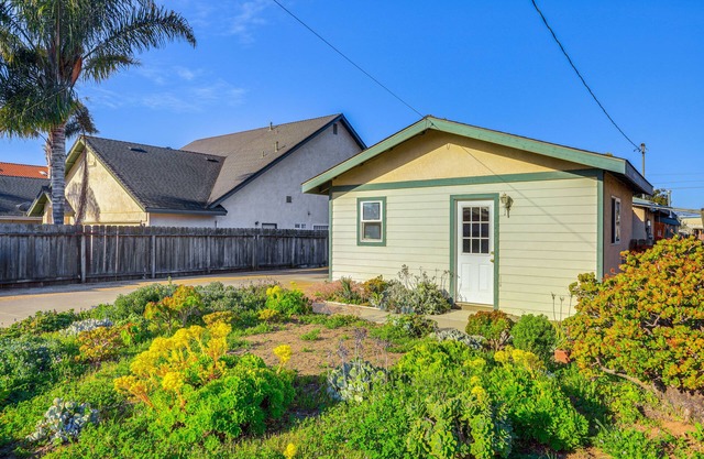 Oceano Studio w/Patio + Fire Pit Near Beaches!