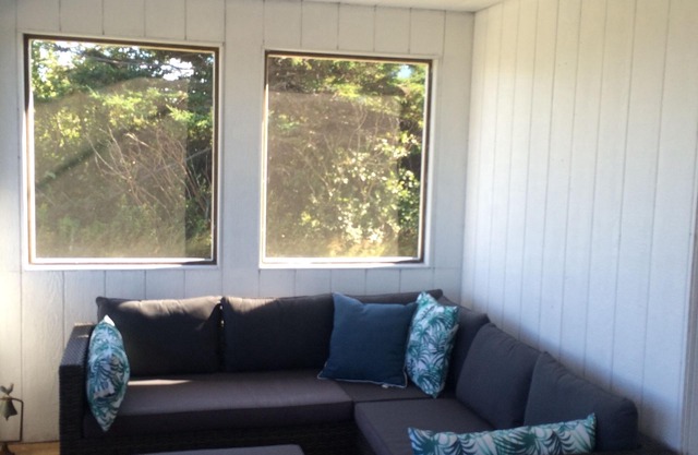 Oceanview Cottage -Beach - Peaceful, Amazing Views