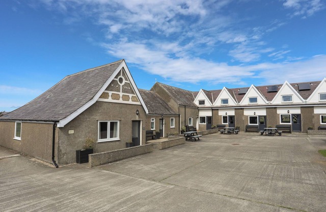 OER - 8 TY'N DON, pet friendly, with a garden in Abersoch