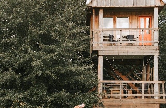 Off grid Adventure at Tullihas in the Trees Treehouse