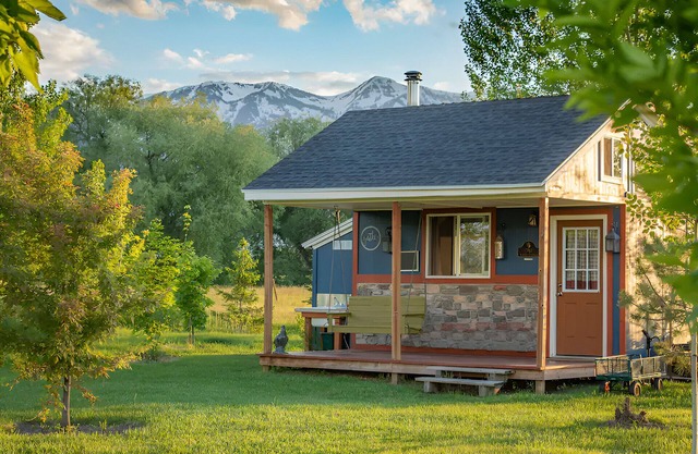 Off Grid Cottage on ALPACA Hobby Farm