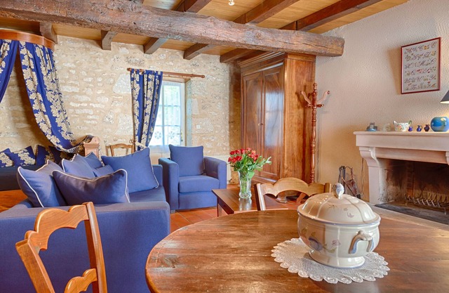 Old Character Cottage In The South Vendee Near The Marais Poitevin