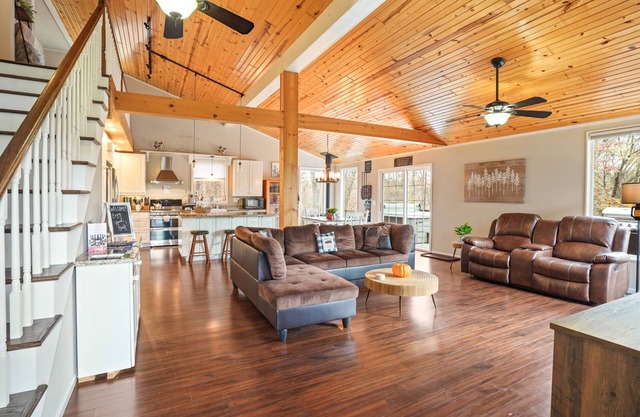 Old Faithful Getaway | Fire Pit | HotTub