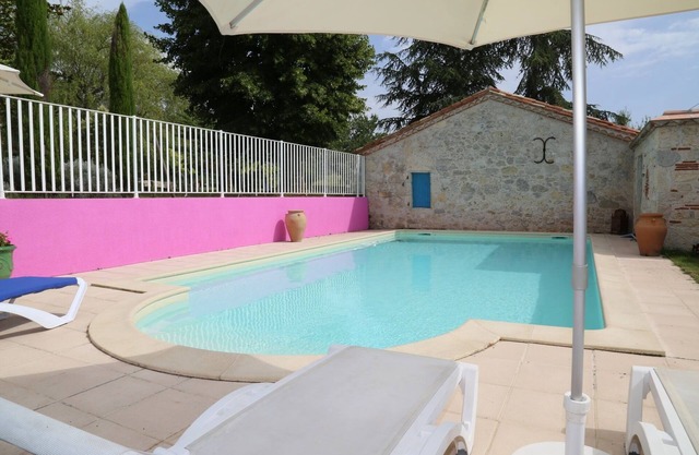 Old house, charm and calm assured. For eight people