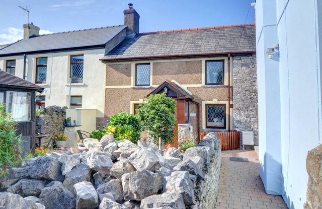Old Newton Cottage in the beautiful Porthcawl