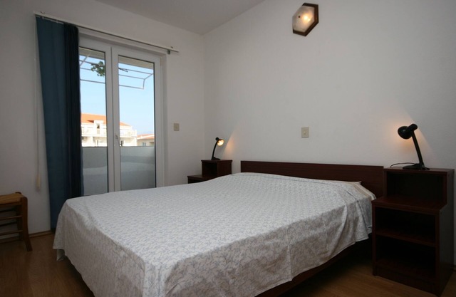 One bedroom apartment with terrace Baška Voda, Makarska (A-6612-c)