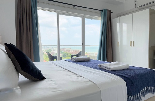 One-Bedroom Apartment at OceanBreeze by TidesEnd-Sea&City View with rooftop pool