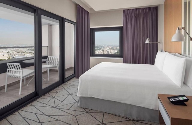 One Bedroom Apartment Near Dubai Festival City