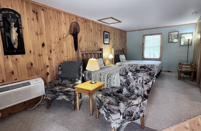 Open Floor Plan 2 Bed Cabin In Manistee National Forest #5