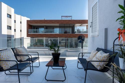 Opera Modern 3BR Apartment with Ensuites in Central Limassol