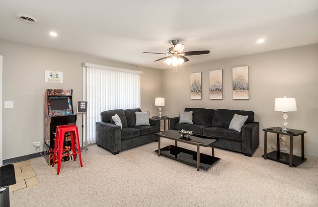 Orland Park Rental -Huntington Ct