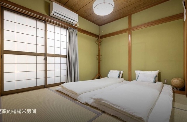 Osaka, 10mins train to Namba, 4 mins walk to stn, Private 2 floor whole house
