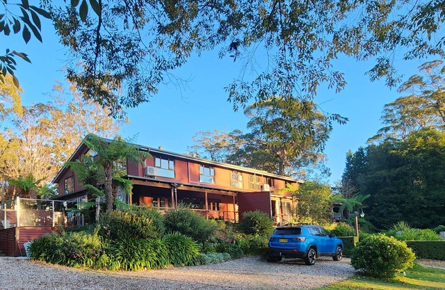 Outstanding family holiday - group B&B/farmstay in Bilpin, Blue Mountains.