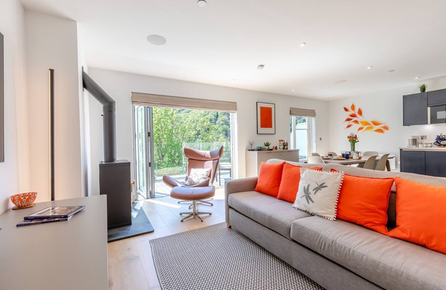 Overwater Reach - Three Bedroom Apartment, Sleeps 4