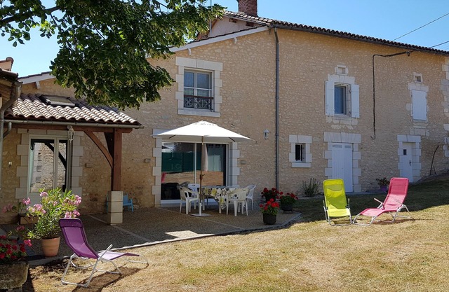 Périgord vert Gîte 6 pers. 25 mn from Périgueux.
