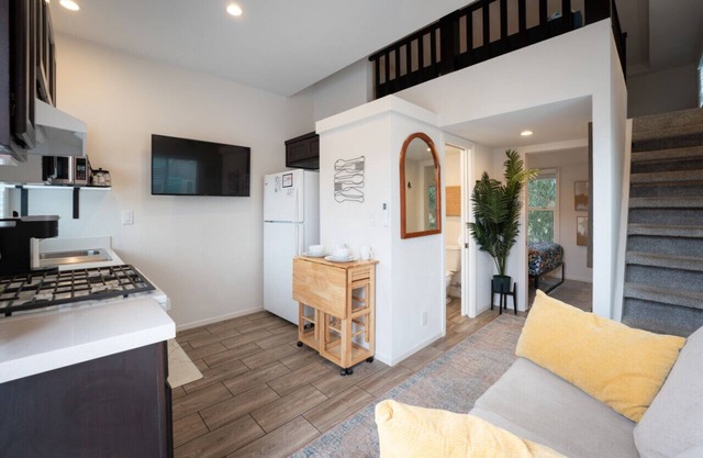 Pacific Coast Tiny House with three beds & a loft