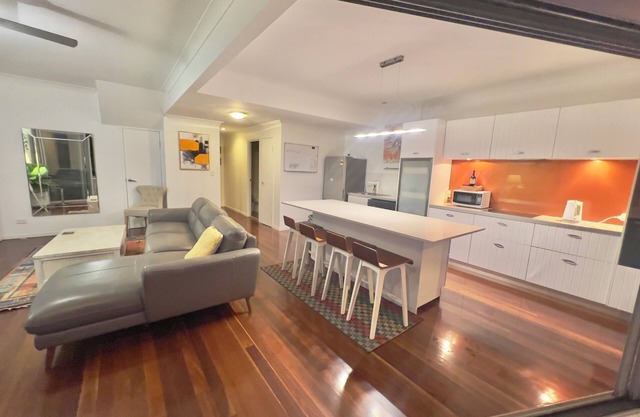 PaddingtonPad Perfect Position Modern Quiet polished floors close to Suncorp