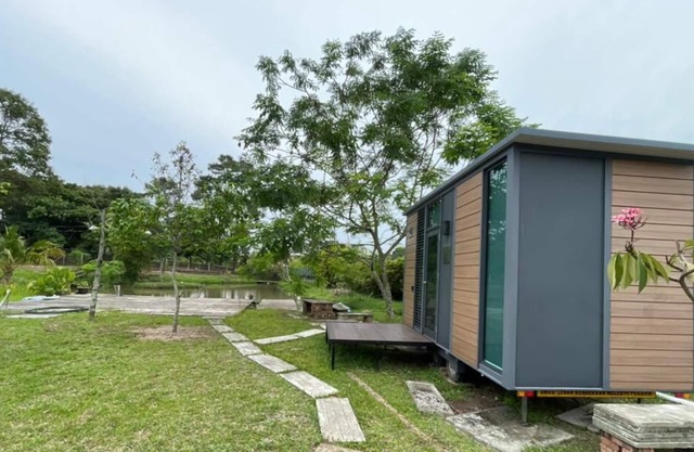 Paku Pakis Tiny Stay