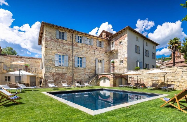 PALAZZO POZZO BONELLI 14, Emma Villas