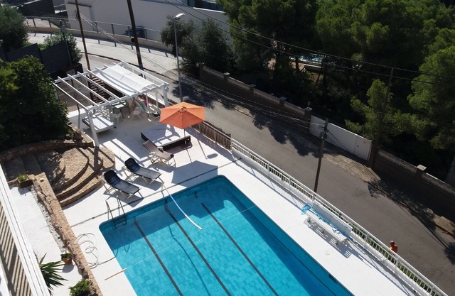 PANORAMIC 4 APARTMENTS Castelldefels/POOL AND SEA VIEWS