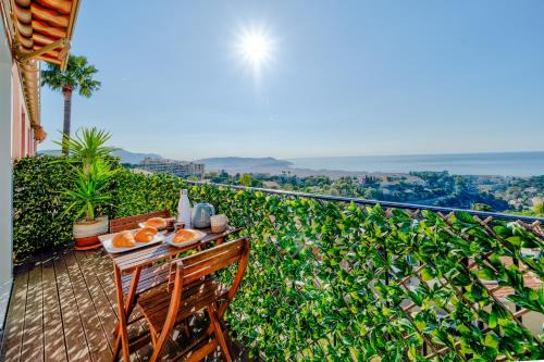 Panoramic sea view of the French Riviera, Parking