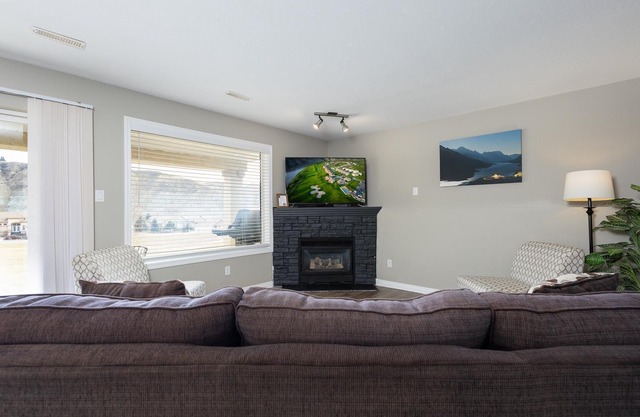 Paradise Canyon Golf Resort - Signature Walkout Condo 382