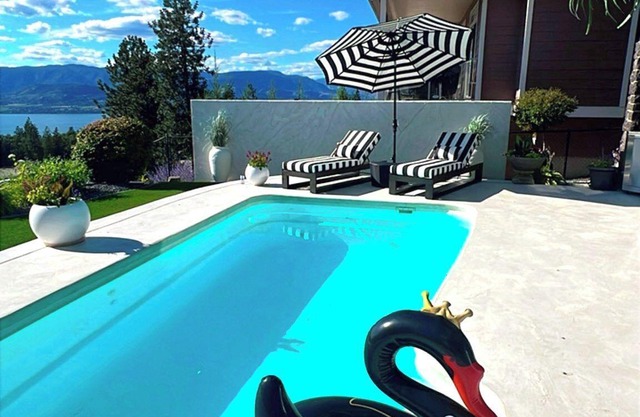 Paradise Found in Upper Mission at Casa De Luce