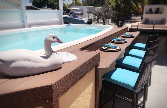 Paradise Found, Private pool, Canal front and Great outdoor space
