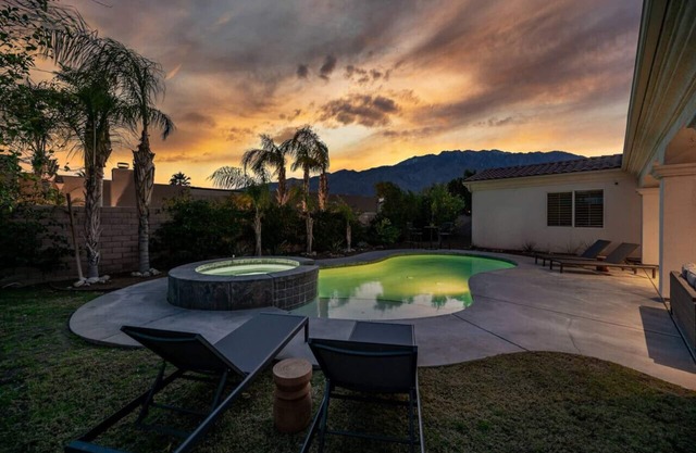Paradise Palms | Pool + Spa